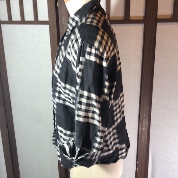 Chico's Design button down shirt abstract black&white check/plaid/100%silk/8or10 - Picture 6 of 14